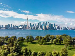 2-Day Toronto & Niagara Falls Flexible Tour – Explore at Your Own Pace