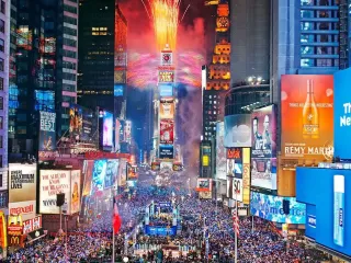 3-Day New York Tour from Montreal – Times Square, Liberty & Skyline Views
