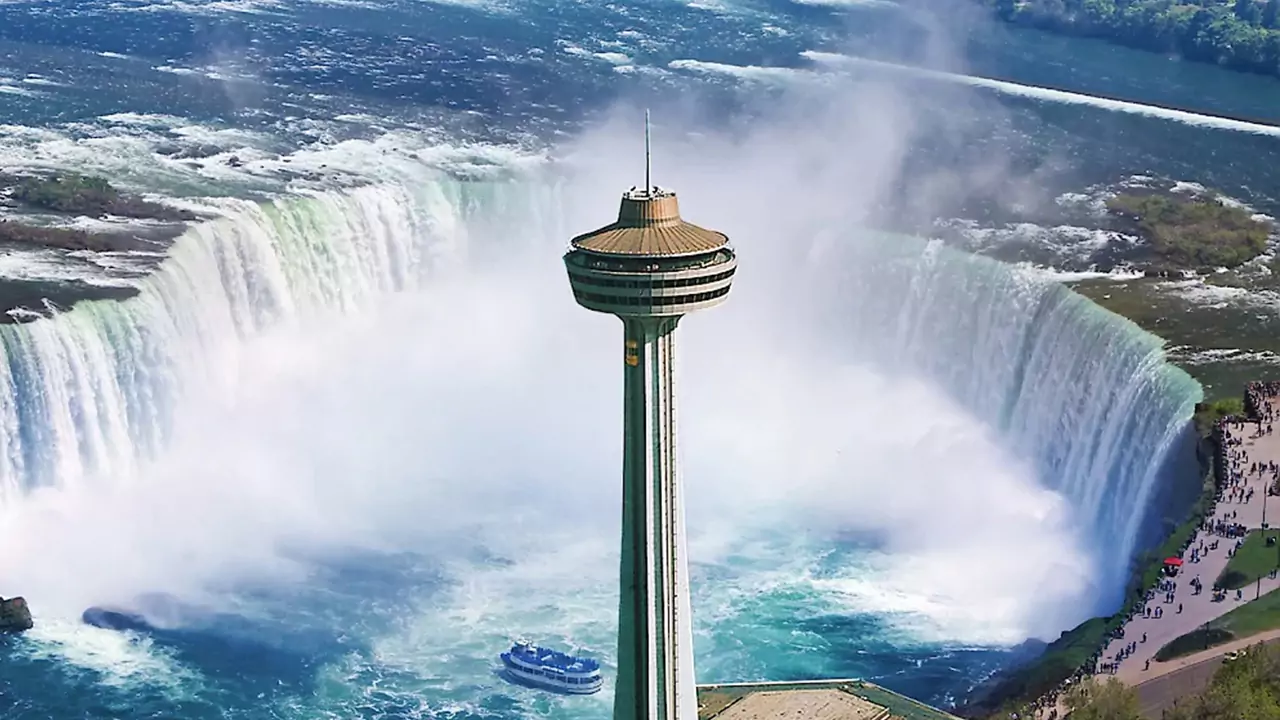 2-Day Tour: Thousand Islands + Niagara Falls + Toronto | From Montreal